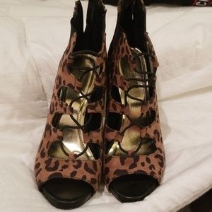 Jennifer Lopez heels